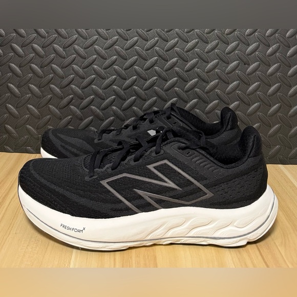 New Balance Fresh Foam x‎ Vongo v6 Black White Running MVNGOLK6 Mens Size 11
